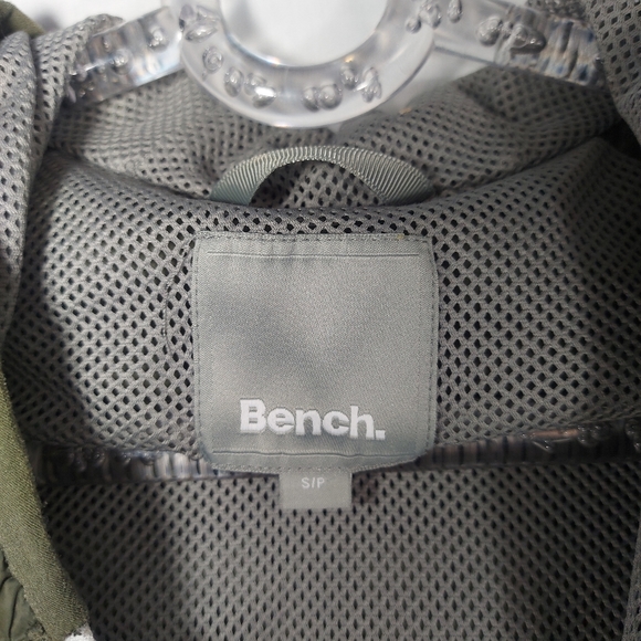 Bench packable khaki green windbreaker jacket, small - Picture 5 of 9